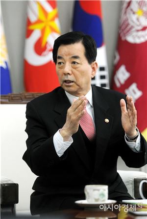 한민구 국방장관 '아시아안보회의' 참석…북핵 대응책 논의