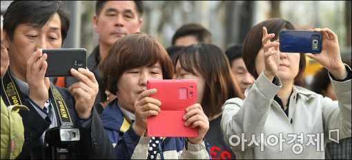 [포토]'누굴 찍을까?'