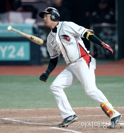 기가 팍팍, 10년 설움 날렸다