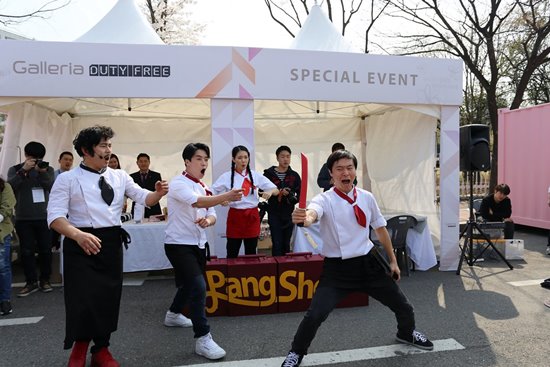 [포토] 갤러리아면세점 63과 함께하는 여의도 봄꽃축제