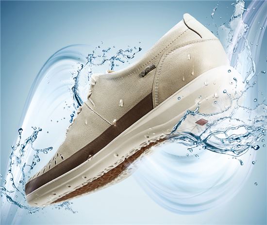 금강제화, '랜드로바 고어텍스 서라운드' 여성화 출시