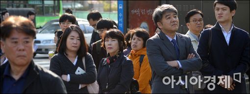 [포토]유세현장 지켜보는 시민들