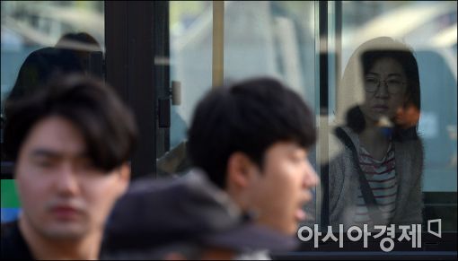 [포토]'소중한 한표 누구에게 줄까'