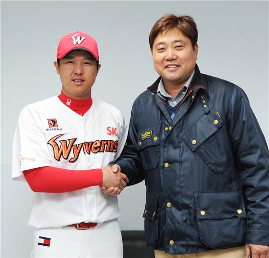 최정, 양준혁 야구재단에 유소년 후원금 2억 기부