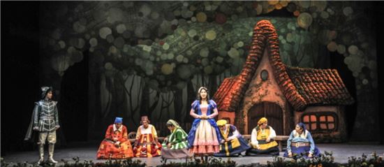 뮤지컬 '마법에 걸린 일곱난쟁이' 22일 개막…어린이날 경품행사
