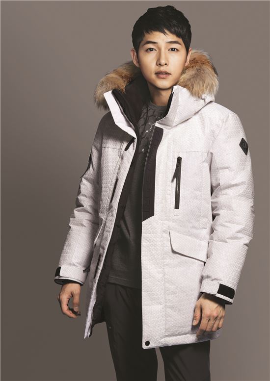 계절도 뛰어넘는 송중기 효과…코오롱스포츠, 다운점퍼 한정판매