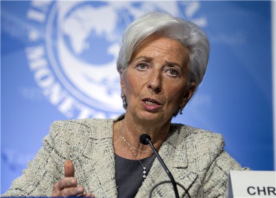 국제통화기금(IMF)과 세계은행(WB)의 2016 춘계총회에서 14일(현지시간) 발언중인 크리스틴 라가르드 IMF 총재 (AP = 연합뉴스)