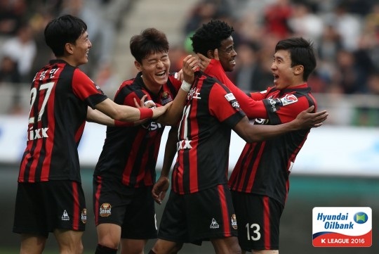 선제골을 넣은 아드리아노 [사진=한국프로축구연맹 제공]