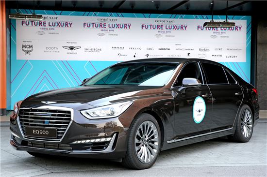 20~21일 서울신라호텔에서 열리는 '2016 컨데 나스트 인터내셔널 럭셔리 콘퍼런스'에 의전 차량으로 선정된 제네시스 EQ900 / 