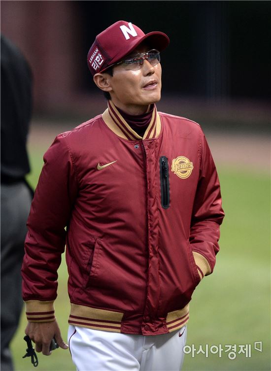 [포토]염경엽 감독, '어필이 안 먹히네'