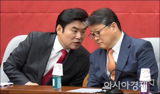 조원진 "국회개혁 마무리"…세비삭감 등 10대과제 발표