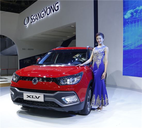 쌍용차는 25일 '2016 베이징모터쇼' 프레스데이 행사를 통해 신 모델 티볼리 에어(현지명 XLV)를 중국 시장에 공식 출시했다. 