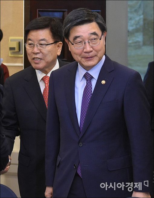 [포토]당정 참석한 이기권 노동부 장관