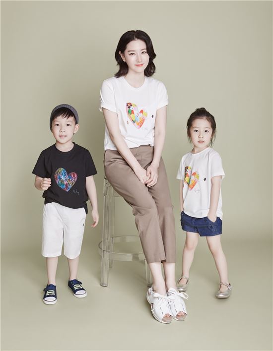 구호, 하트 포 아이 기부 티셔츠 출시…이영애 참여 