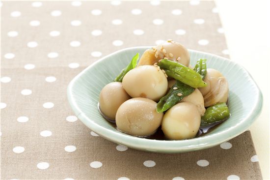 삼시한끼] 두고두고 먹어도 맛있는 밑반찬, 메추리알 장조림 - 아시아경제