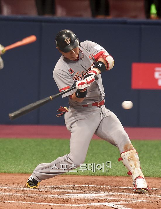 김강민-류제국 ‘주먹다짐’ 으로 벤치클리어링…출장정지 징계 받을듯