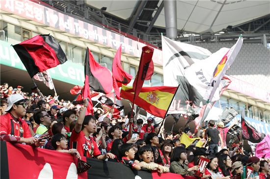 '걱정말아요 그대'가 서울 홈경기에 등장한 사연 