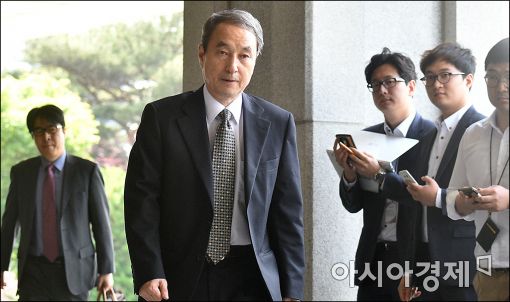 '가습기 살균제' 피고인들 항소심서 '감형'…신현우 징역 6년