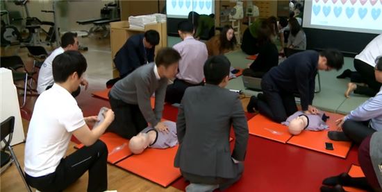 '심정지 응급처치' 배우는 현대차 직원들