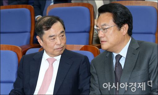 [포토]이야기하는 정진석·김병준