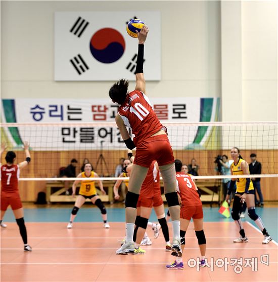 [포토]스파이크 서브하는 김연경