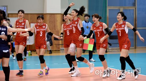 [포토]여자배구대표팀 김연경, '3-0 완승이야'