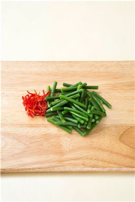 「오늘의 레시피」돼지고기 마늘종볶음