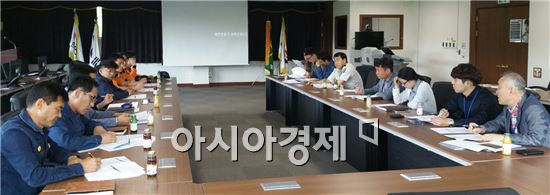 곡성군은 지난 11일 한국석유공사 곡성지사 회의실에서 관계자 회의를 개최했다. 