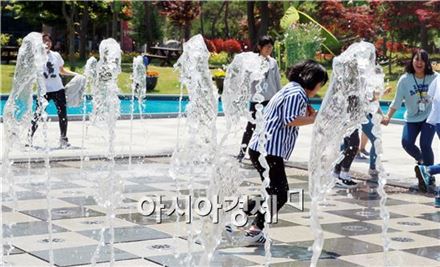 [날씨]내일도 무덥다…서울 최고 기온 33도