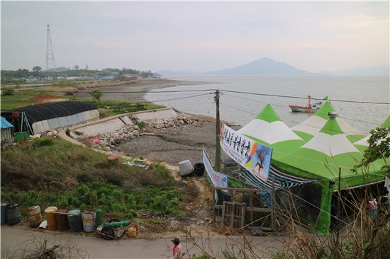 사신당 아래에서 본 남산포구