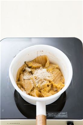 「오늘의 레시피」묵은지 들기름 볶음