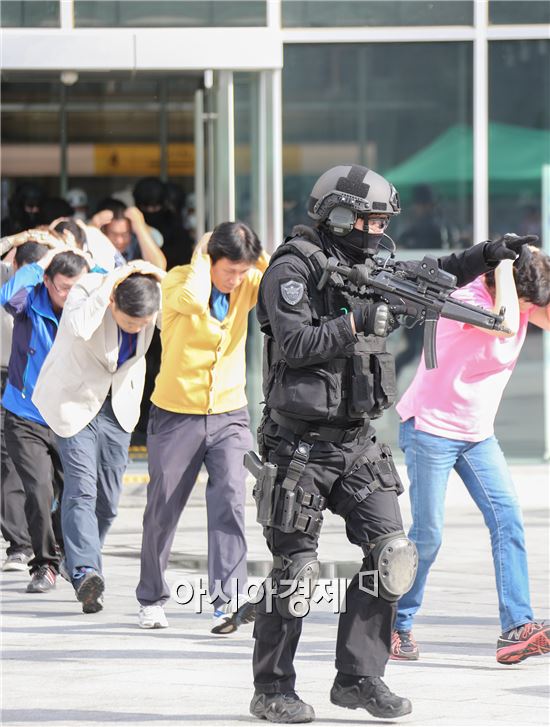 [포토]광주동구, 아시아문화전당서 재난대응훈련 실시