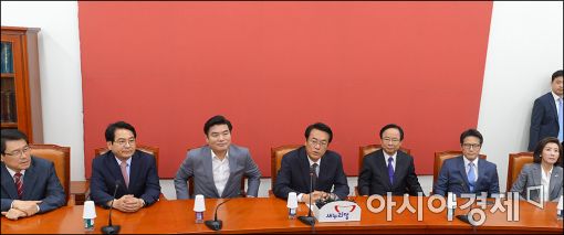 [포토]중진의원 만나는 정진석 원내대표