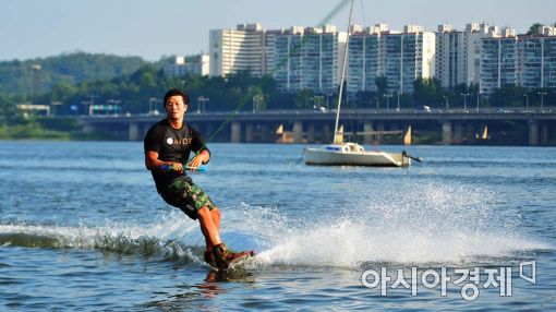 [포토]시원한 물살을 가르며 