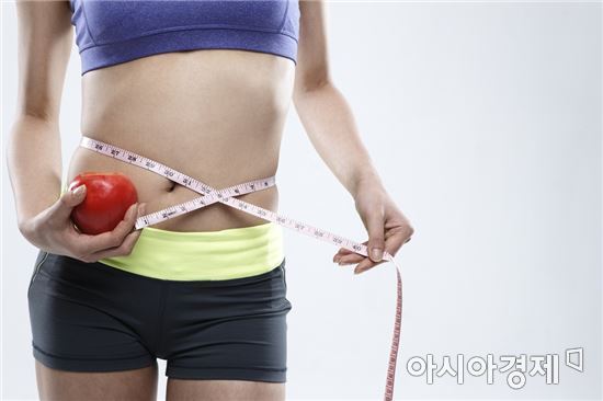 살 빼려면 체중 측정은 수요일에! “체중 변화 적어 중도 포기 막는다”