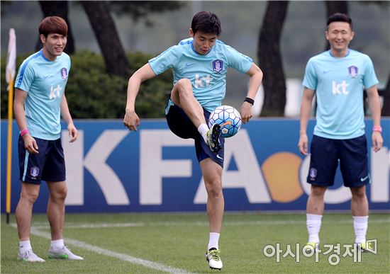 [포토]미니게임으로 몸푸는 축구대표팀