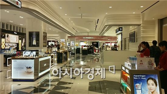 [일본 新 소비시장을 가다]요우커 '바쿠가이' 도쿄 쇼핑가 휩쓴다