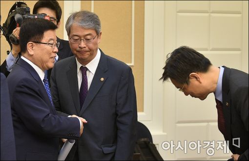 [포토]굳게 입다문 임종룡 위원장
