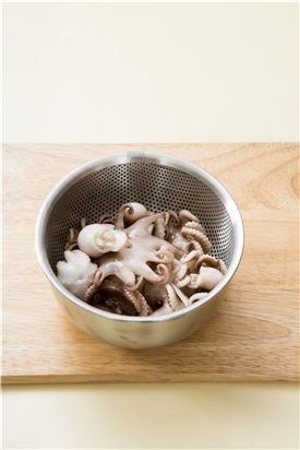 「오늘의 레시피」쭈꾸미 달래무침