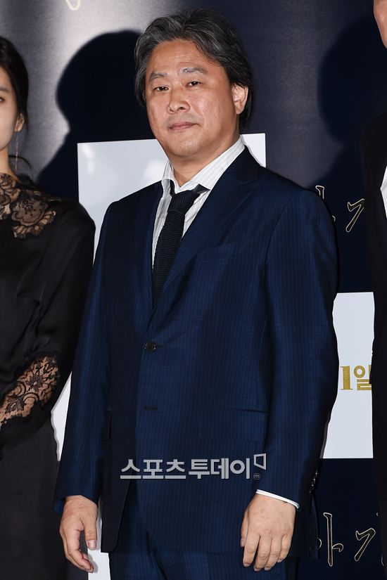 ‘아가씨’ 박찬욱 감독 “김태리 오디션 때 '노출수위 협의 불가' 걸었다”