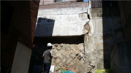 양천구, 단독·연립주택 옹벽 등 노후 시설물 안전점검