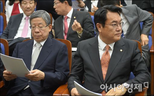 김희옥 새누리당 혁신비대위원장 내정자(왼쪽)와 정진석 원내대표