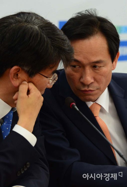 [포토]우상호-박완주 '귓속말 대화' 