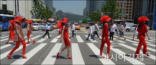 [포토]'횡단보도 런웨이'