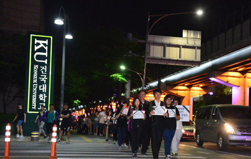 [구의역 추모행진]추모 행렬 맞은 유가족 오열…"우리아이 기억해 주셔서 감사하다"