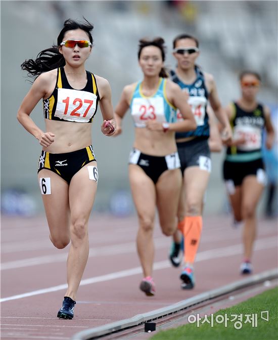 [포토]여자부 800m 결승 레이스
