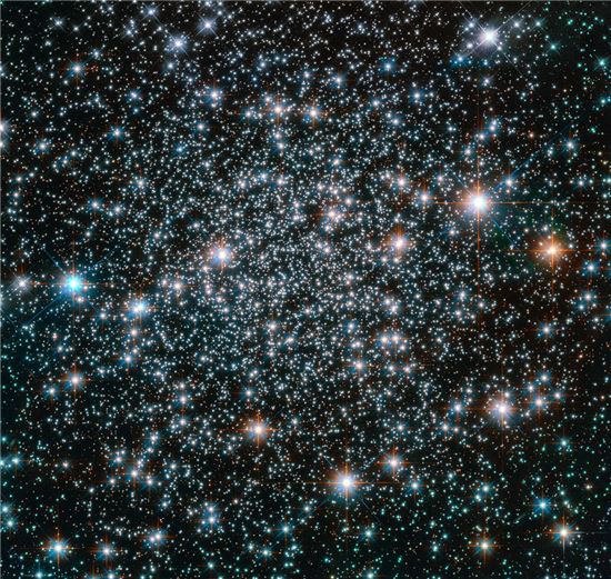 [스페이스]105억살 'NGC 6496'…별이 빛난다