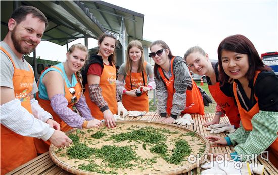 황금연휴~이방인들 보성의 녹차향에 빠져 들다