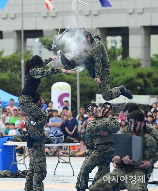 [포토]정확하게 날아 격파 