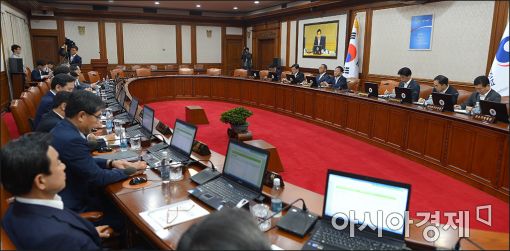 [포토]서울-세종간 화상 국무회의